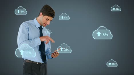 un hombre de negocios subiendo en la nube digital 4k