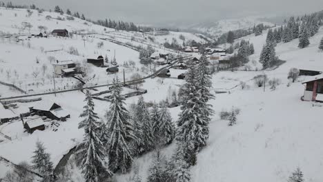 Gefrorenes-Dorf-In-Rumänien-Filmisch-4k