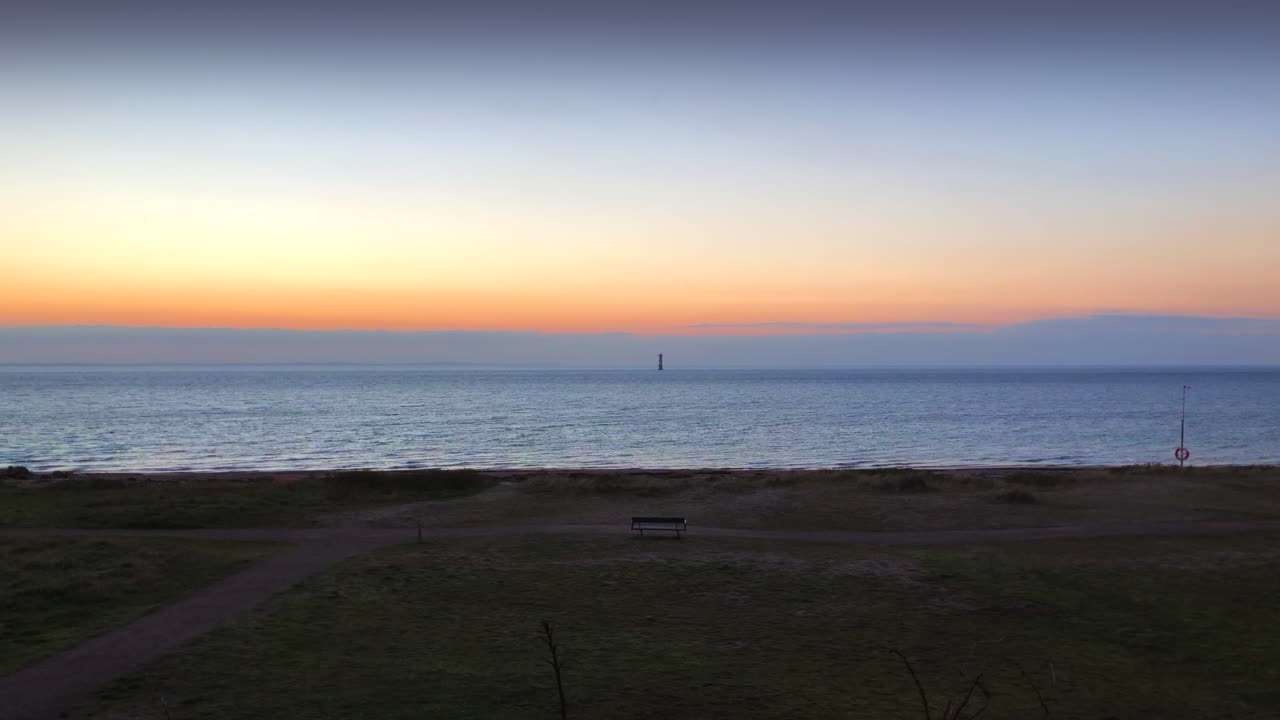 esperando el amanecer en la playa
