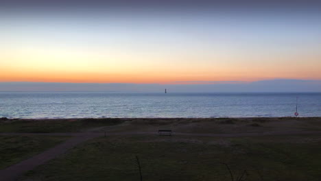 esperando el amanecer en la playa