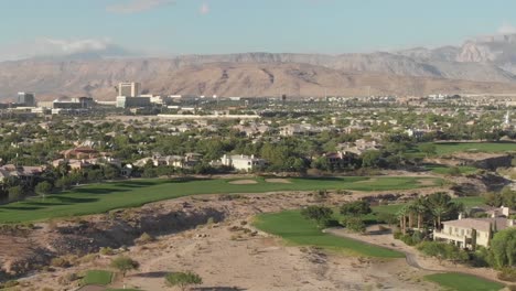 Las-Vegas-Suburbs,-Mountains-Golf-course
UHD