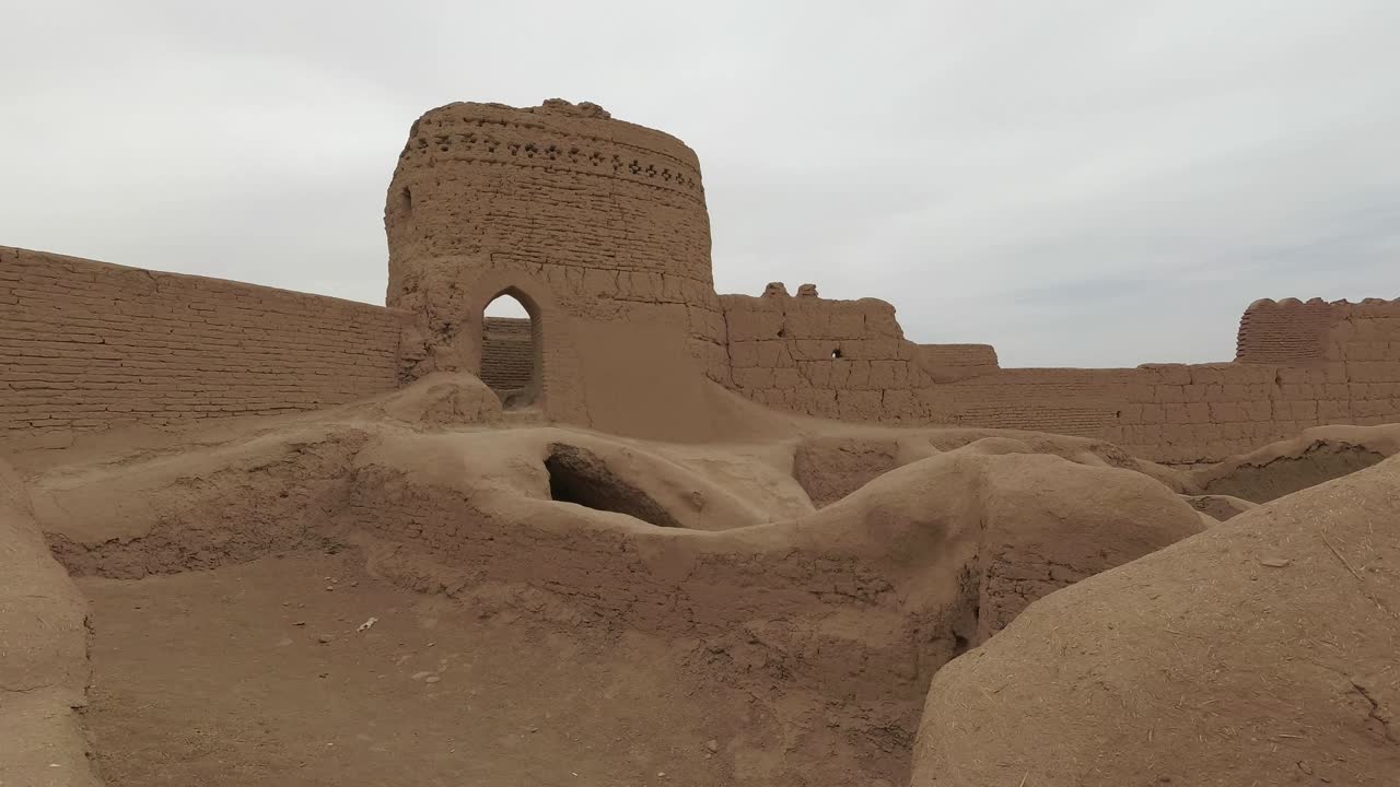 Meybod, Kouhandezh old fortress (Narin Castle)