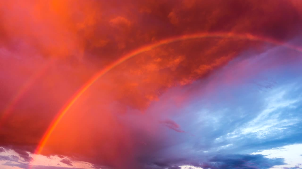 해가 지는 동안의 폭풍우, 타임스