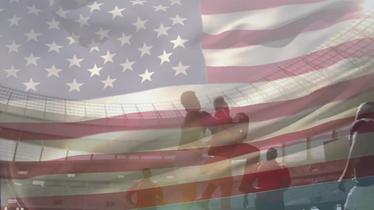 animación de una bandera de los estados unidos ondeando sobre dos equipos de rugby multiétnicos jugando rugby