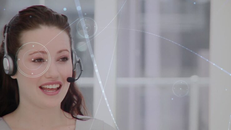 Animazione di rete di connessioni su donna d'affari con cuffie telefoniche