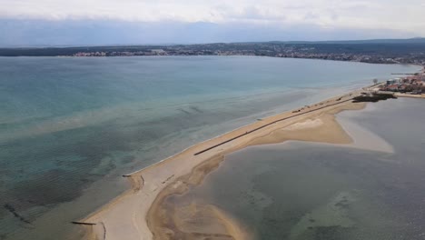 Sand-dunes-popular-windsurfing-destination-lying-empty-in-Spring,-Nin-in-Croatia