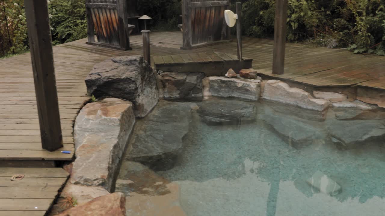 퀘벡 몽펠리에 마누아르의 야외 온수 욕조 및 스파 환경