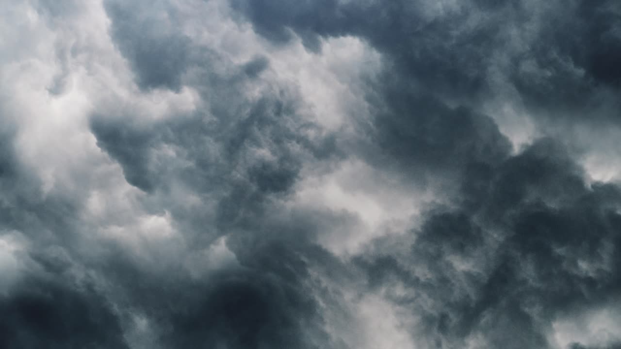 4k Storm clouds with shelf cloud and intense rain