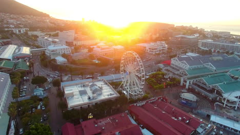 el atardecer, la rueda de la fortuna y el viaje con el dron del cabo