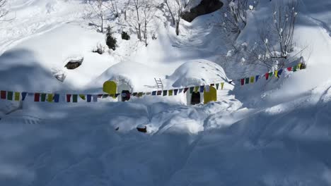 Iglus-Im-Schnee-Des-Himalaya