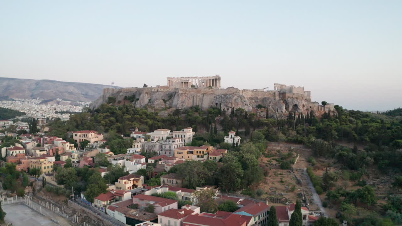vista aérea de la acrópolis de atenas, grecia.