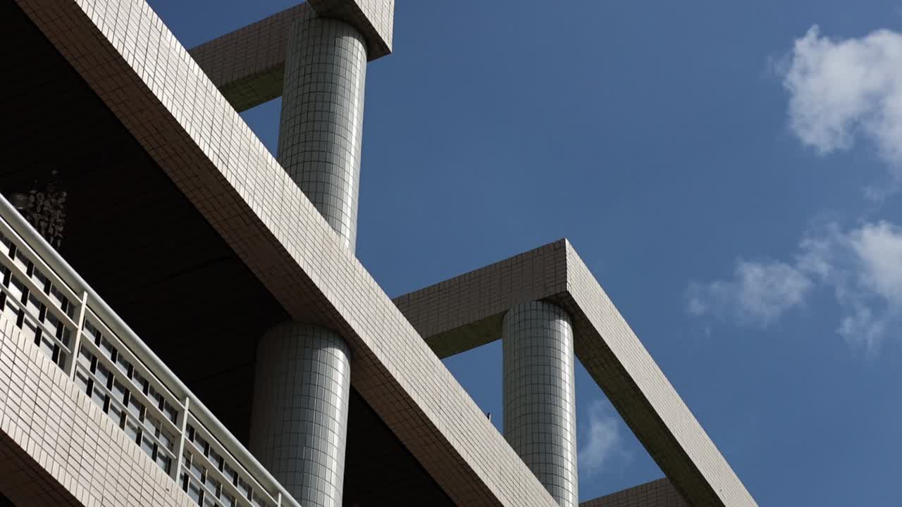 vista estática de una estructura de edificio contemporáneo