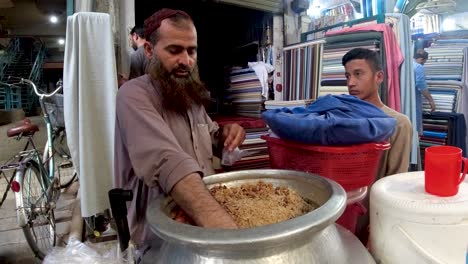 selling golden chawal