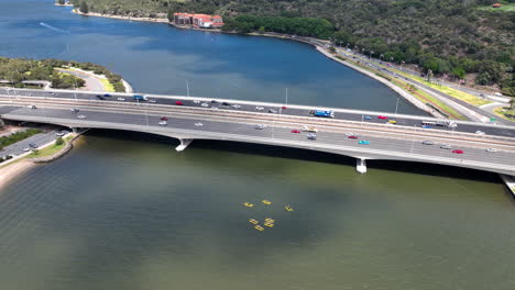 4K-Drohne-Verengt-Brücke-Perth-WA