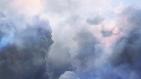 Truenos-Y-Relámpagos-En-El-Cielo-Oscuro