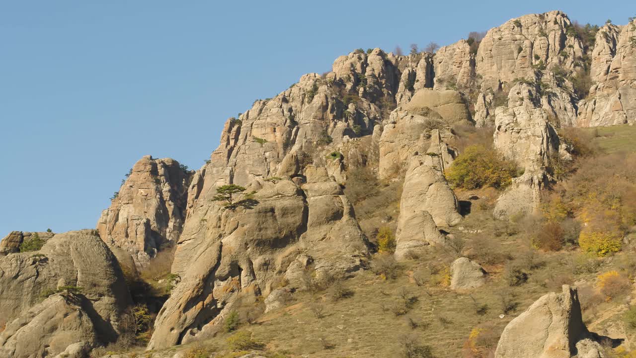 paisaje de montaña rocosa