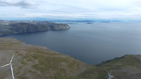 Windmühlen-Zur-Stromerzeugung-Havoygavelen-Windmühlenpark-Norwegen