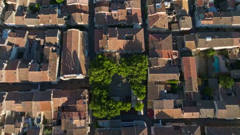 Una-Vista-Aérea-Del-Fuerte-De-Aigues-mortes-En-Francia