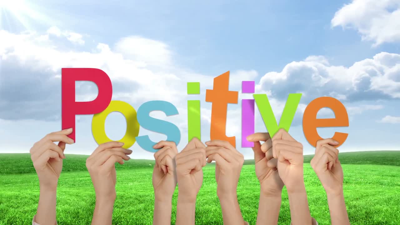 긍정적 인 손을 들고