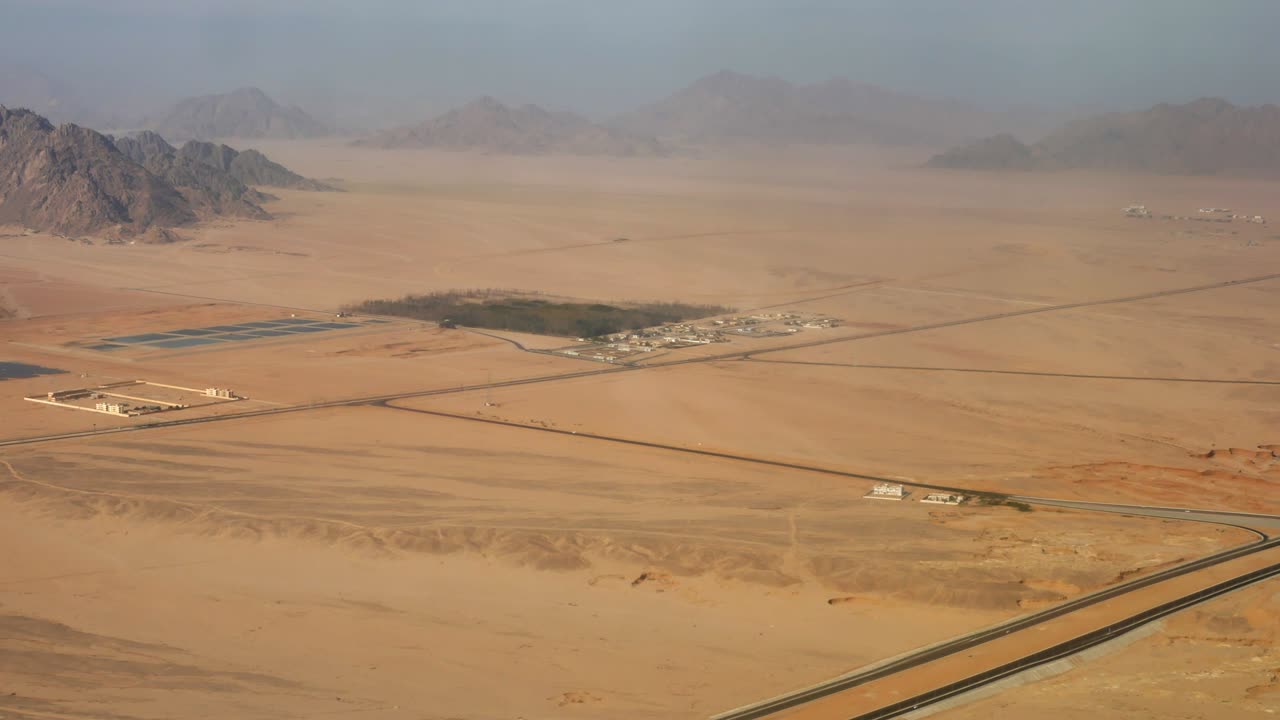 샤름 엘 셰이크 근처의 사막의 도로