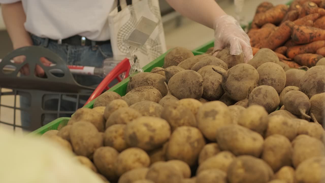 유기농 채소는 농부 시장에서 신선한 채소입니다.