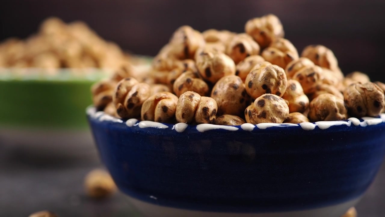 Healthy Roasted Chickpea Snack in a Blue Bowl