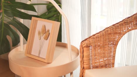 stylish living room decor with dried flowers and plants