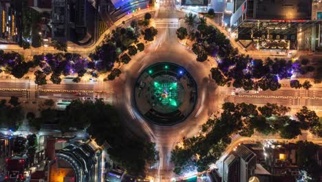 Timelapse-Del-Monumento-Al-ángel-De-La-Independencia-De-México-Iluminado-Por-La-Noche-Con-Los-Colores-Del-Orgullo-De-Junio