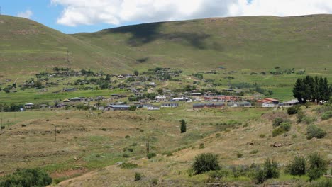 Bokong,-Lesotho-Es-Una-Pequeña-Ciudad-En-Highland-Valley-Meadow,-áfrica