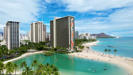 Hilton-Hawaiian-Village-Resort-Und-Lagune-Waikiki-Beach,-Honolulu-Hawaii