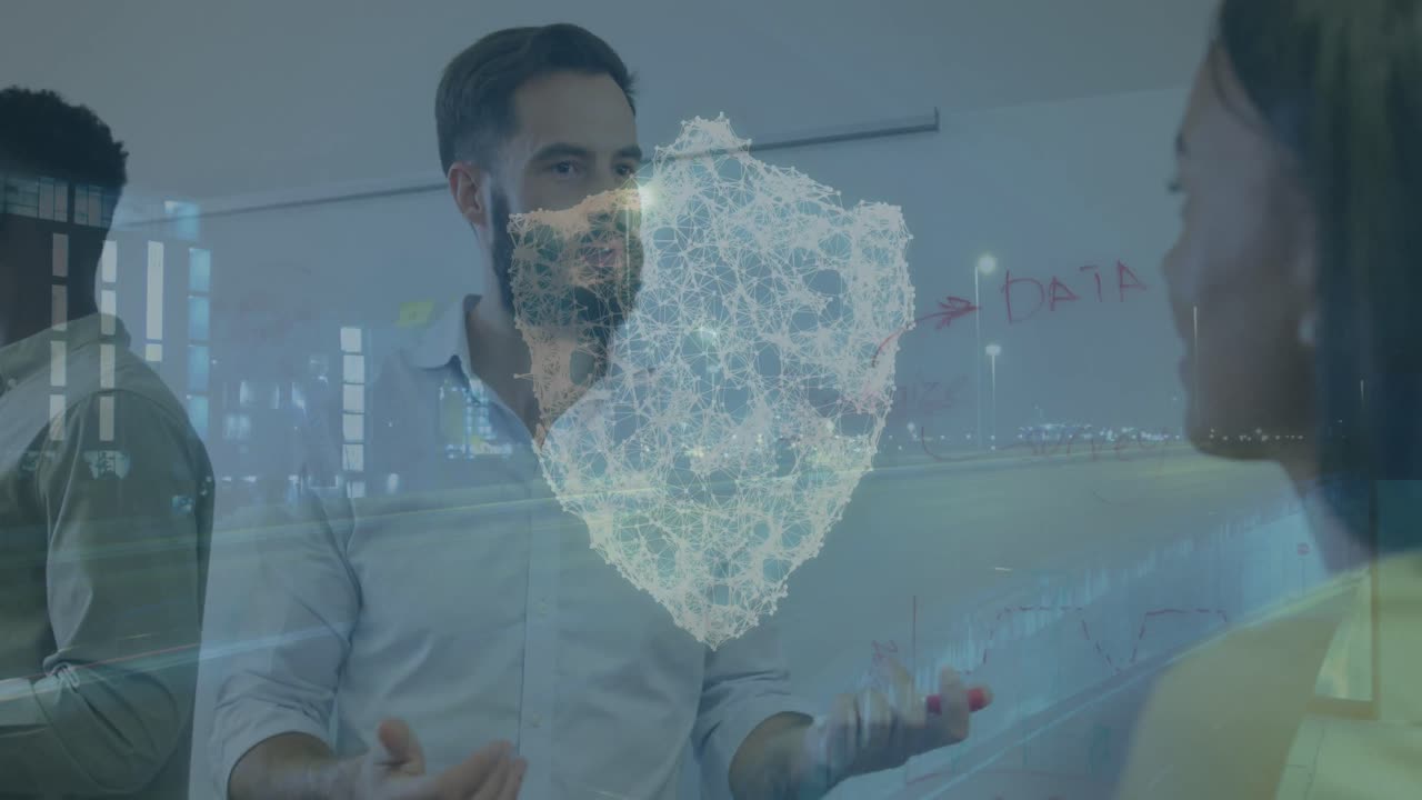 animación del paisaje urbano con icono de escudo sobre diversas personas de negocios en la oficina