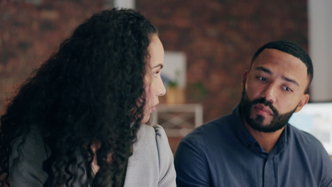 trabajo en equipo, retroalimentación o gente de negocios