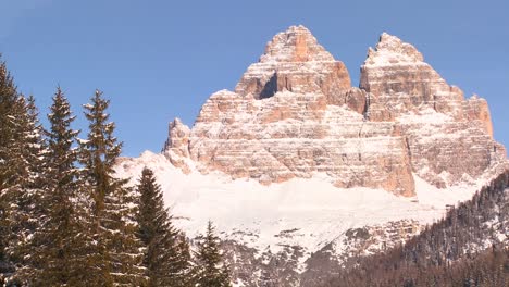 Una-Hermosa-Escena-En-Los-Alpes-Suizos-1