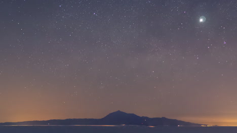 Lapso-De-Tiempo-De-La-Puesta-De-La-Luna-En-El-Parque-Nacional-Del-Teide,-Tenerife,-Islas-Canarias,-España