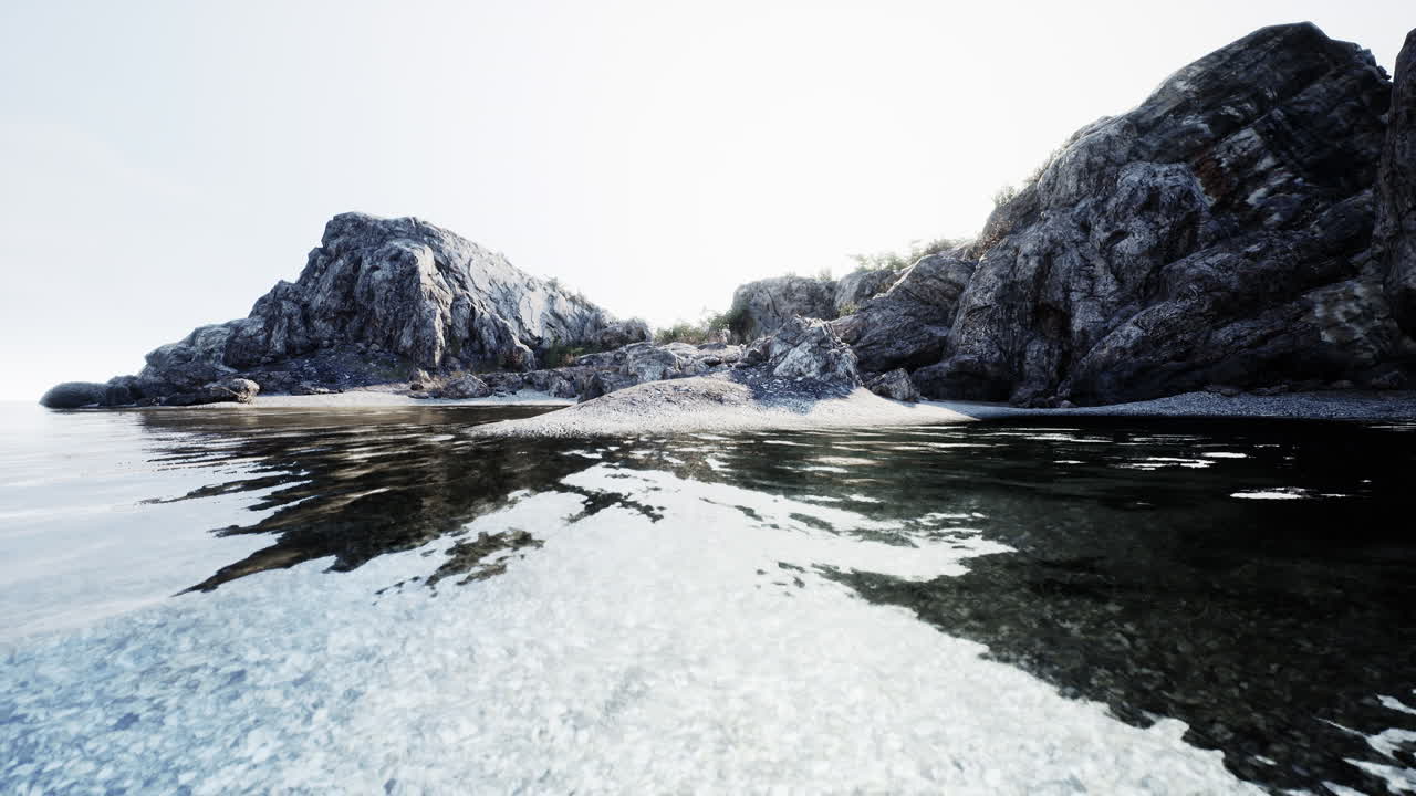 acantilado rocoso y vastas aguas vista panorámica en portugal