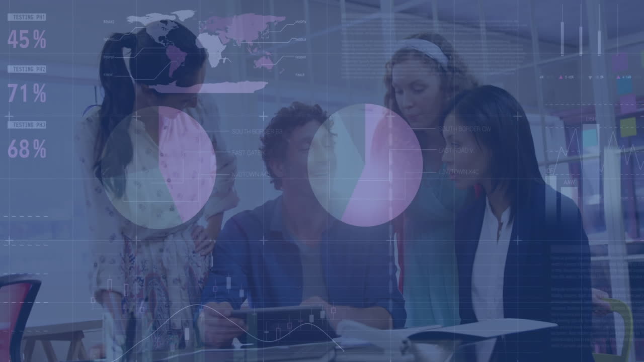 사무실에서 토론하는 다양한 동료 그룹에 대한 통계 데이터 처리의 애니메이션