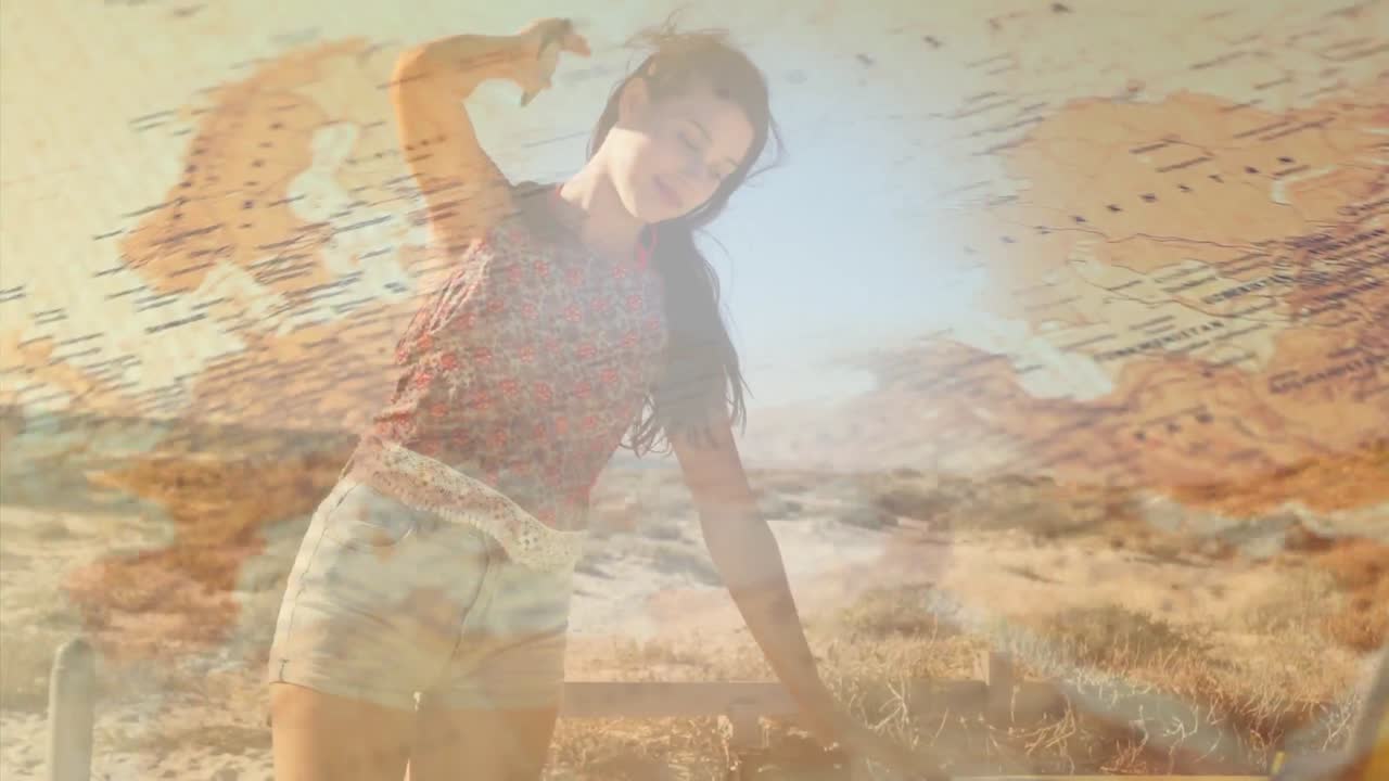animación del mapa sobre la mujer caucásica en la playa