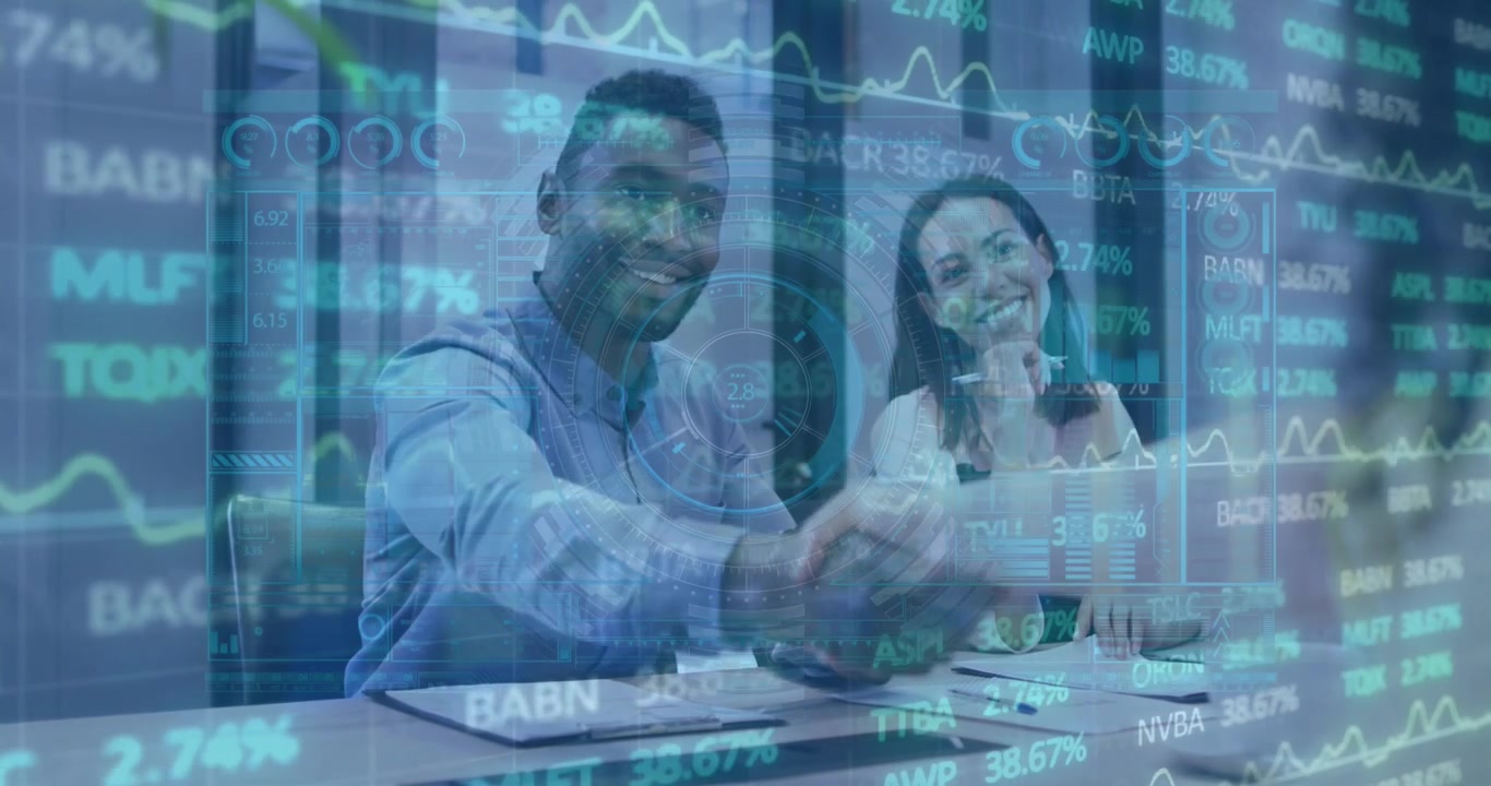 Animazione dell'elaborazione dati su diverse figure professionali in ufficio