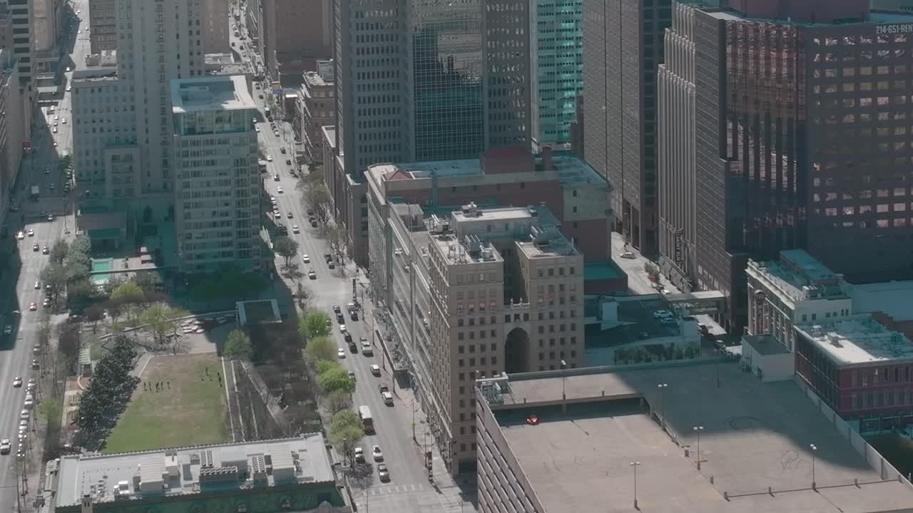 Vista del centro di Dallas, Texas, con strade ed edifici urbani