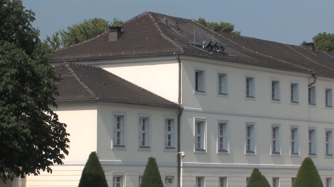 plano medio del ala izquierda de schloss bellevue, palacio de bellevue en berlín, alemania