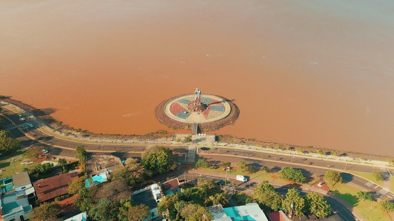 Aerial view of the Monumento a Andr&eacute;s Guacurar&iacute; in Posadas, Misiones, Argentina, commemorating the indigenous leader