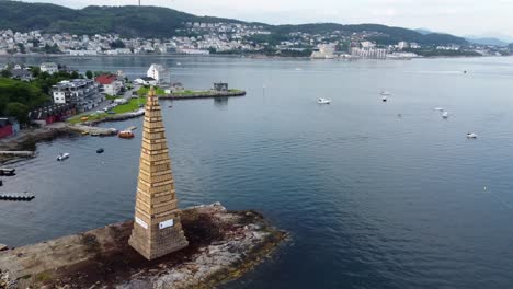 Slinningsbålet-Es-Una-Hoguera-Anual-De-Verano-En-Ålesund