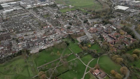 Waltham-Abbey-Essex-Alto-Punto-De-Vista-Aéreo-4k-Material-De-Archivo