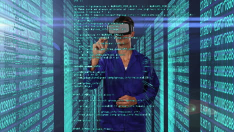hombre usando auriculares vr contra pantallas con procesamiento de datos de seguridad cibernética