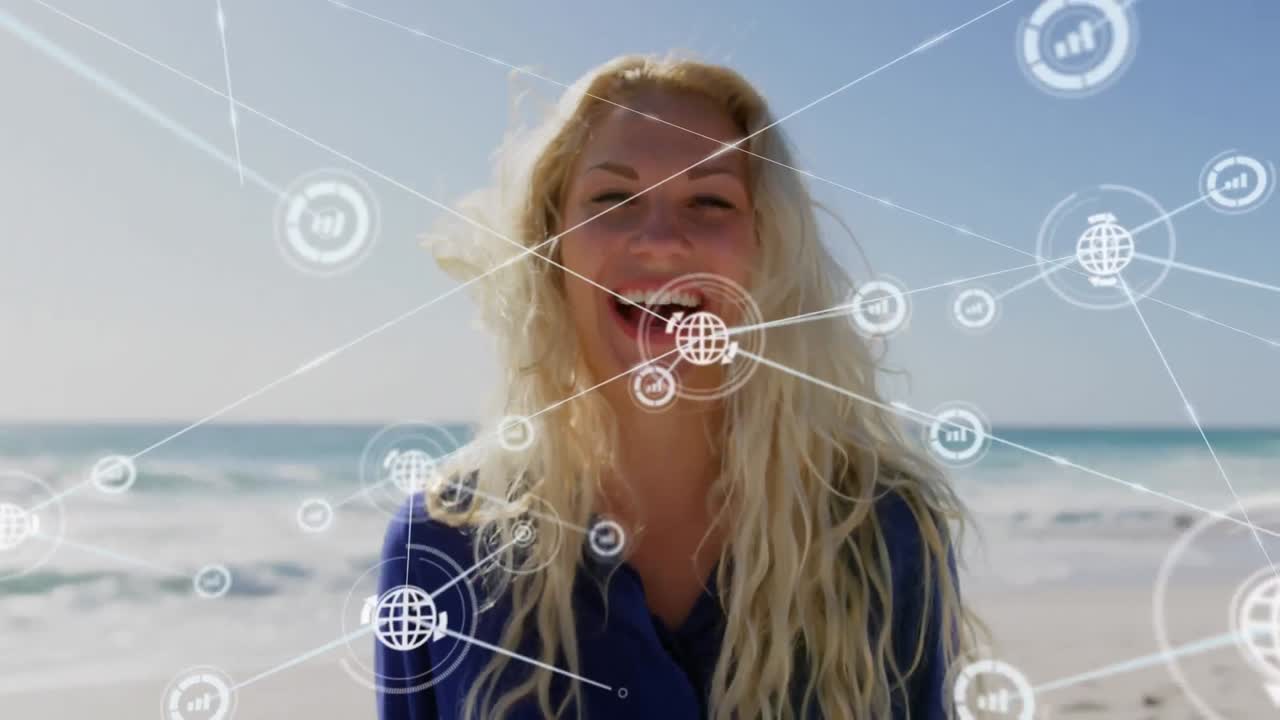 animación de una red de conexiones sobre una mujer feliz en la playa