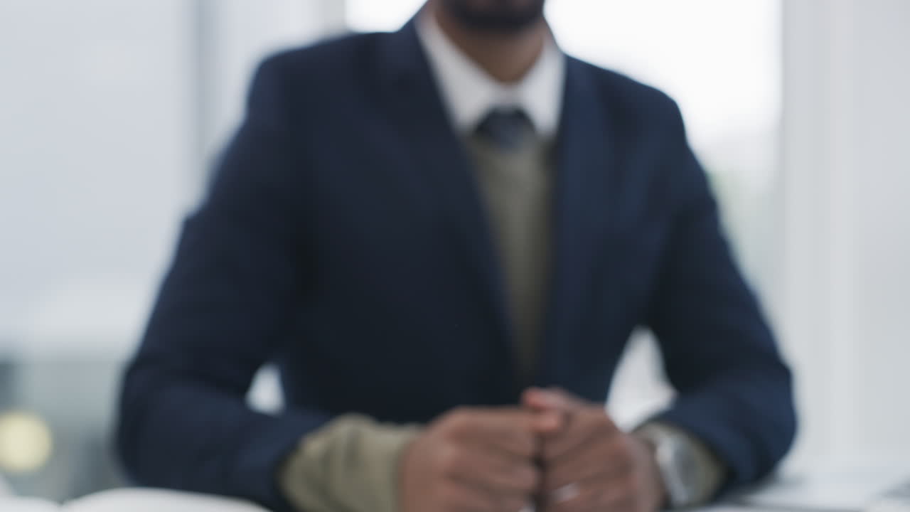 Stretta di mano in una riunione di lavoro