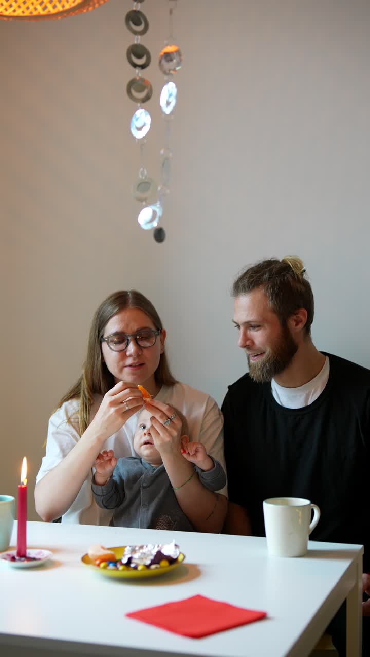 una feliz cena familiar