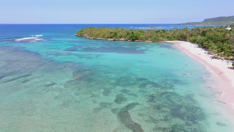 Tropical-beach-in-Las-Galeras-on-the-Samaná,-Dominican-Republic