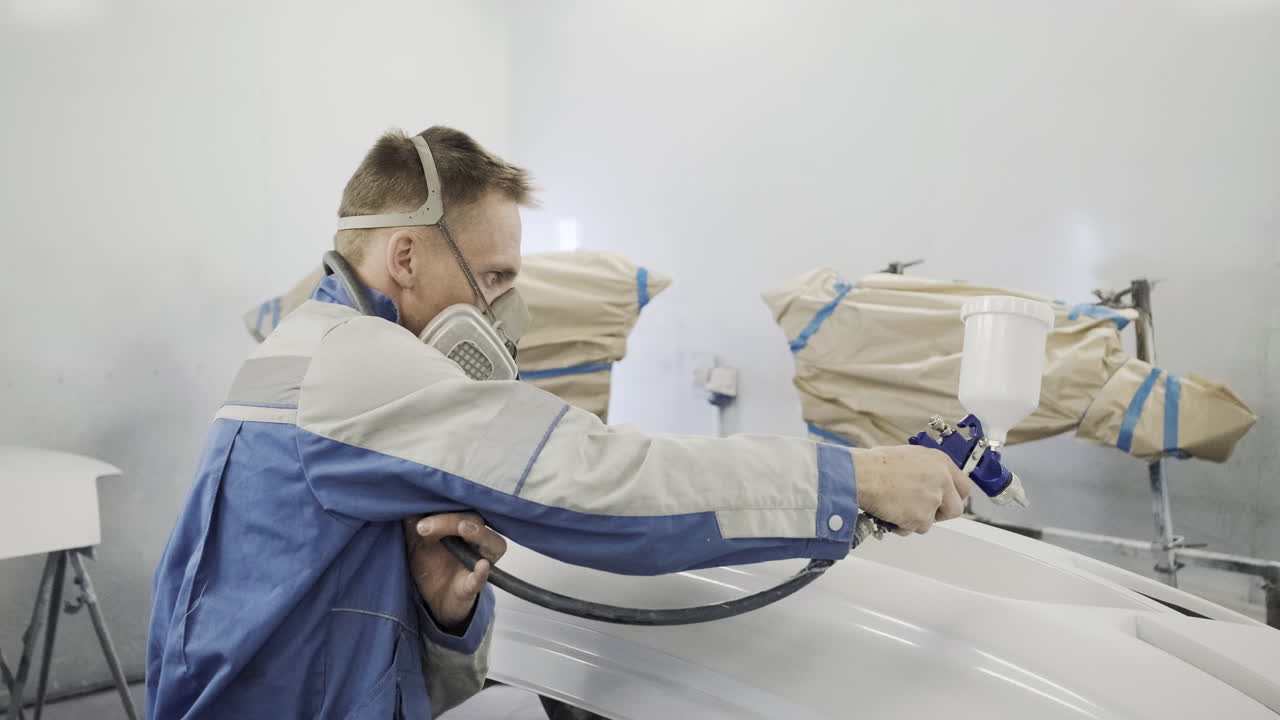 바디 에서 자동차 페인팅