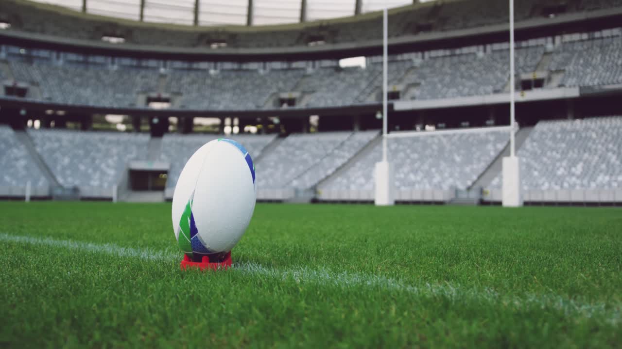 스타디움 4k의 잔디에 럭비 공